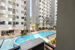 Bazén v ubytování The Jarrdin Apartment by Tempat Singgah nebo v jeho okolí