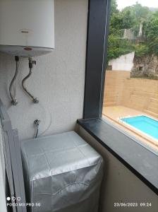 Basen w obiekcie Apartamento Piscina 2G by Urraca Suites Viveiro lub w pobliżu