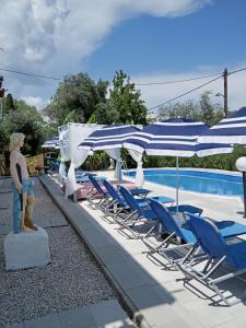 Bazén v ubytování Rose Apartments Mesonghi nebo v jeho okolí