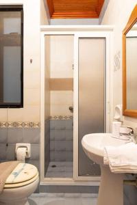 A bathroom at ZER- Spacious House with Terrace and Views