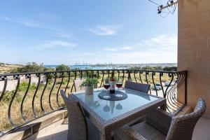 A balcony or terrace at ZER- Spacious House with Terrace and Views