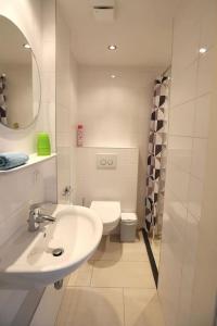 Koupelna v ubytování Vrijvakantiehuis Schuurmanstraat 133