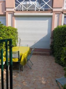 Fotografie z fotogalerie ubytování Studio cabine familial, rez de chaussée,piscine et parking privés v destinaci Palavas-les-Flots