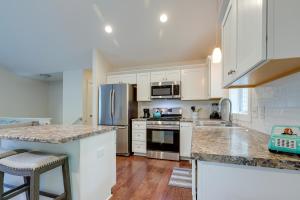 Gallery image of Serene Pentwater Getaway with Yard Near Lakes in Pentwater +26 photos
