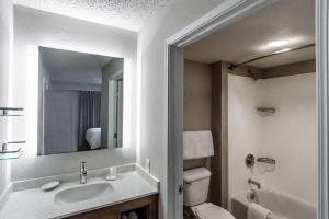 Koupelna v ubytování Residence Inn by Marriott Anchorage Midtown
