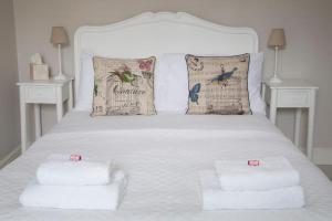 Postel nebo postele na pokoji v ubytování Maison 5, Superb 3 bedroom town house, Harrogate