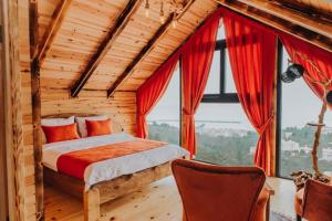 Postel nebo postele na pokoji v ubytování Mavera Suit Bungalow