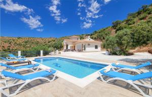 Villa con piscina y casa en Villa Meretseger, en Almogía