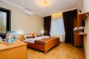 Katil atau katil-katil dalam bilik di Hotel Evergreen