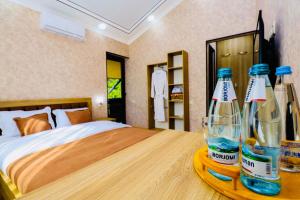 Katil atau katil-katil dalam bilik di Hotel Evergreen
