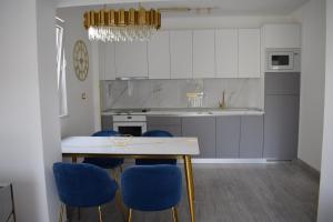 Kuchyňa alebo kuchynka v ubytovaní Luxury Apartment Veronika