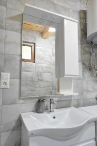 Ένα μπάνιο στο Hakuna Matata Lake House +52 φωτογραφίες