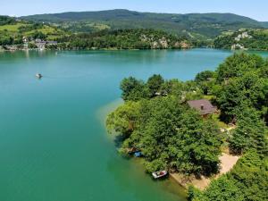 Φυσικό τοπίο κοντά σε αυτή η παραθεριστική κατοικία