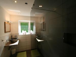Bagno di Apartment Kröll by Interhome