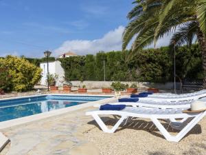 Bazén v ubytování Villa Villa Barcelona by Interhome nebo v jeho okolí