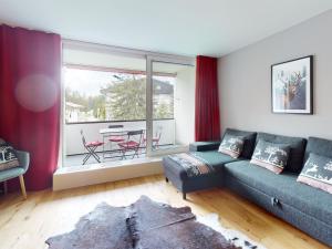 Posezení v ubytování Apartment Uehlinger La Riva 307 by Interhome