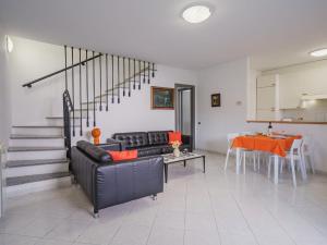 Zona d'estar a Holiday Home Lucerna Due-3 by Interhome