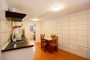Kuchyň nebo kuchyňský kout v ubytování El Alpendre de la Vega 3