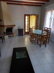 Posedenie v ubytovaní Villa à Marseille dans un cadre bucolique