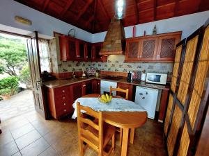 A kitchen or kitchenette at Las Toscas