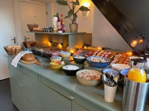 Eten bij of ergens in de buurt van het hotel


