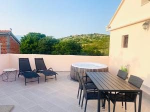 Balkón nebo terasa v ubytování Apartman Nina