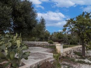 A garden outside MMiriusa
