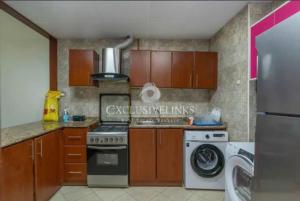 Kuchyň nebo kuchyňský kout v ubytování Fully furnished apartment 1bedroom in dubai marina