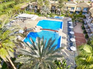 Bazén v ubytovaní Bull Vital Suites & Spa Boutique Hotel - Only Adults alebo v jeho blízkosti