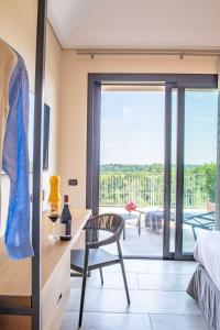 Balkón nebo terasa v ubytování Braida Wine Resort