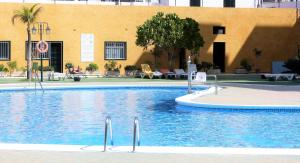 Bazén v ubytování Suncanarias Apartamento Los Angeles nebo v jeho okolí
