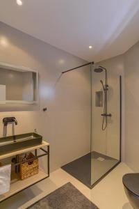 Phòng tắm tại Luxury Nest Maretta & Oliva