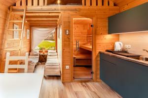 Köök või kööginurk majutusasutuses Glamping Mountain Fairy Tale