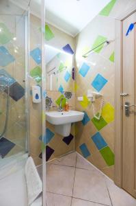 Un baño de Guest house "Golden Gate 911 "