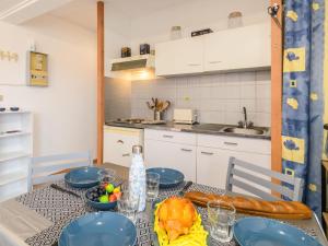 Η κουζίνα ή μικρή κουζίνα στο Studio Galerie Casino by Interhome