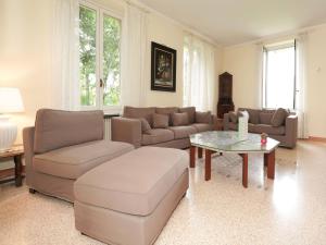 Ruang duduk di Villa Al Piano by Interhome