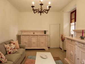 Ruang duduk di Apartment Clotilde by Interhome
