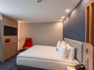 Postel nebo postele na pokoji v ubytování Holiday Inn Express - Hamburg South A7-AS42 by IHG