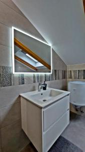 Φωτογραφία από το άλμπουμ του Vinodol Apartments 1 and 2 σε Križišće +24 φωτογραφίες