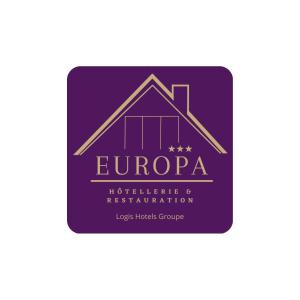 un logo per un hotel con un edificio di Hôtel-Restaurant Logis Europa a Maussac