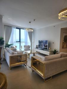 Televisyen dan/atau pusat hiburan di ROYAL APARTMENTS DUBAI +202 gambar