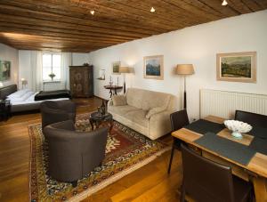 Posedenie v ubytovaní Goldgasse Apartments de Luxe