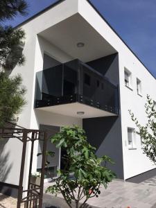 Budova, v ktorej sa apartmán nachádza