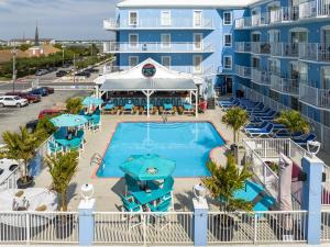- Vistas aéreas a la piscina del complejo en Tidelands Caribbean Boardwalk Hotel and Suites en Ocean City