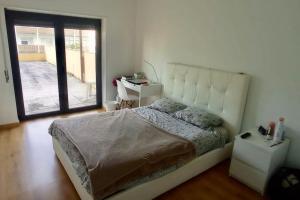 Galeriebild der Unterkunft Lisbon South Bay 3 Bedroom Apartment with Sunny Terrace in Almada + 8 Fotos