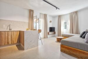 TV a/nebo společenská místnost v ubytování Alojamientos Turísticos Cardona Apartamento Hab Superior