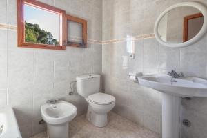A bathroom at Alojamientos Turísticos Cardona - Apartamento 1 Hab. Standart
