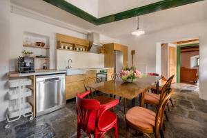 Η κουζίνα ή μικρή κουζίνα στο Karst Heritage Retreat