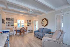 Χώρος καθιστικού στο Hazel