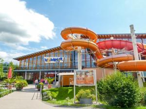 Bazén v ubytování Gästehaus Luitz-Kennerknecht nebo v jeho okolí